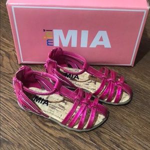 Mini MIA girl sandal sz 6